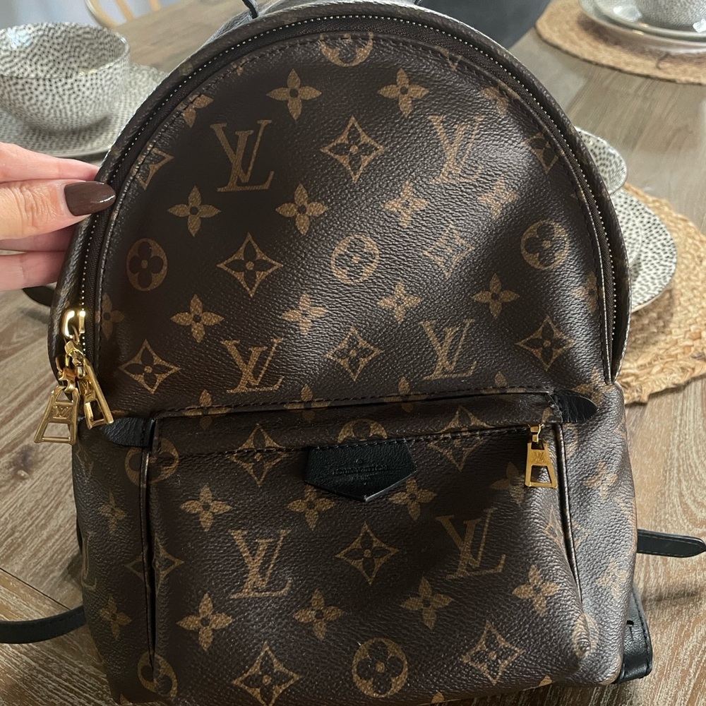 Louis Vuitton Palm Spring PM weekend sale! 1200 on v 3nm0!